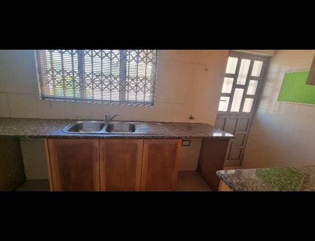 3 BEDROOM HOUSE FOR SALE IN SOMERSET PARK